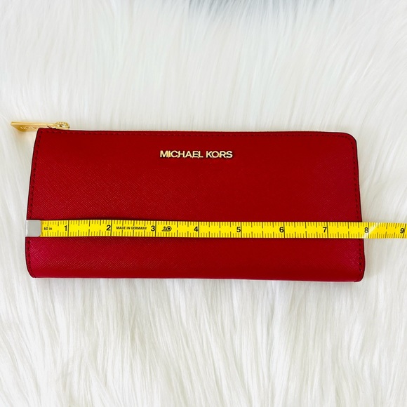 Michael Kors Jet Set Travel Large Three Quarter Zip Wallet - Picture 11 of 14
